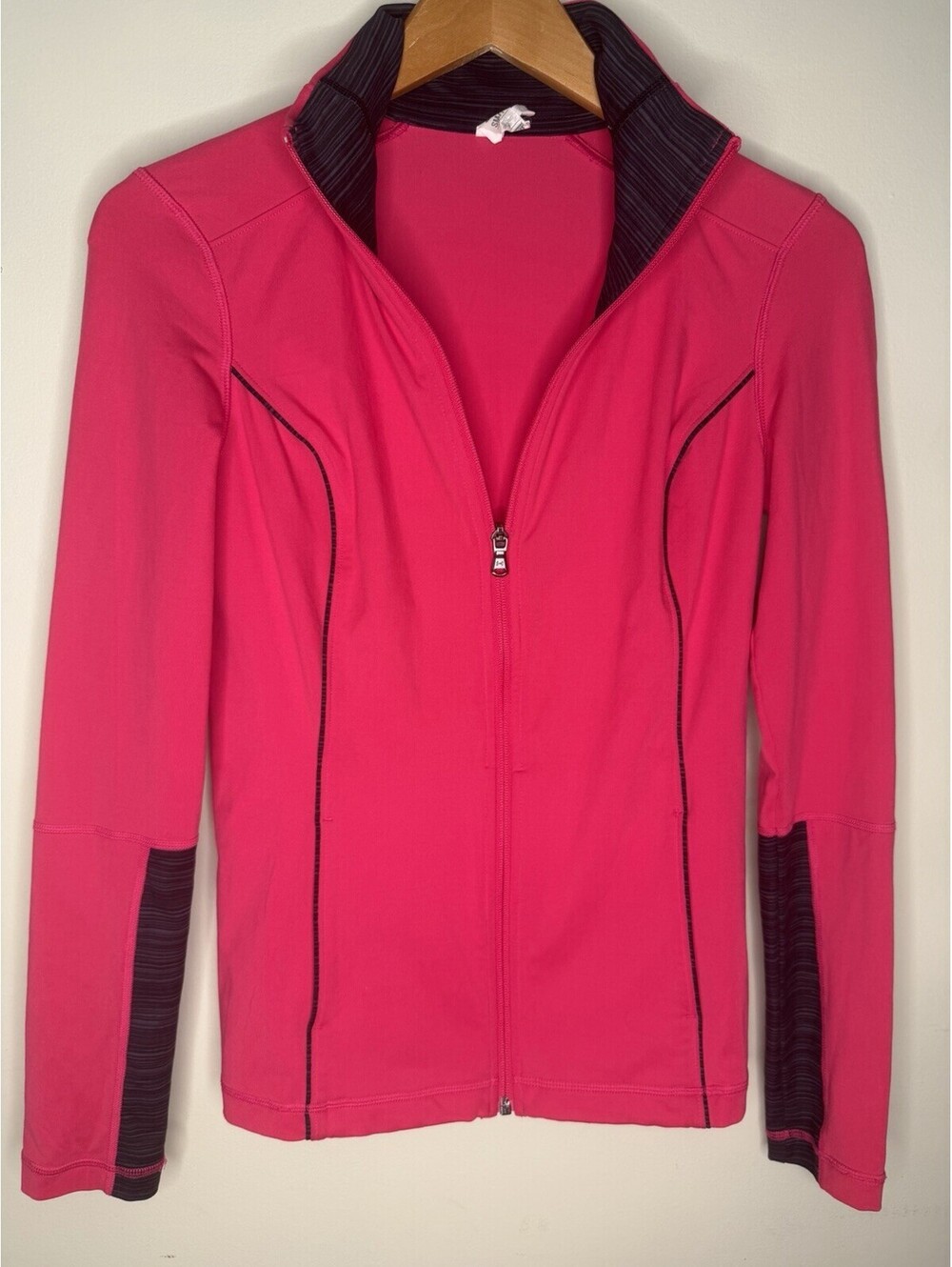 Under Armour Women's Pink and Black Long Sleeve Zippered Jacket Small All Season